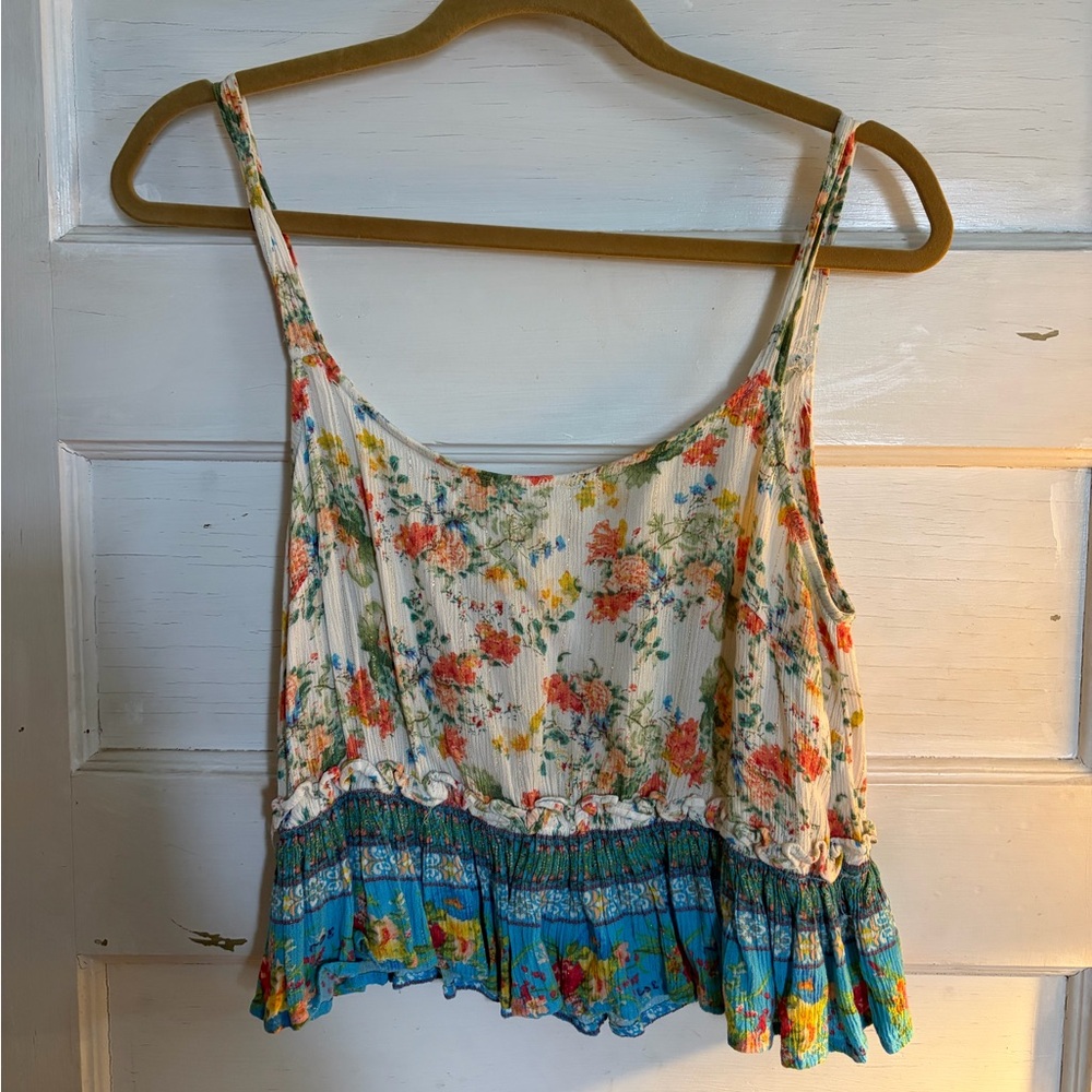 Flowy floral cropped tank top
